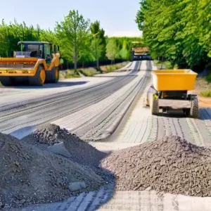 Утилизация старой бетонной тротуарной плитки и бордюрного камня: производство вторичного щебня для отсыпки грунтовых дорог